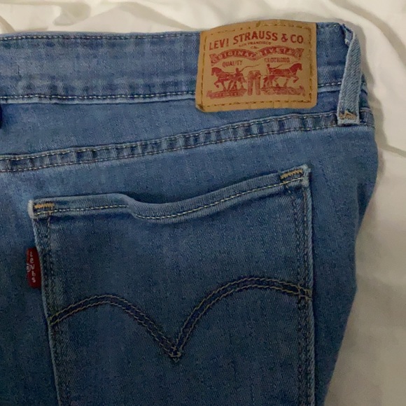 Levi’s 711 Blue jeans. - Picture 5 of 6